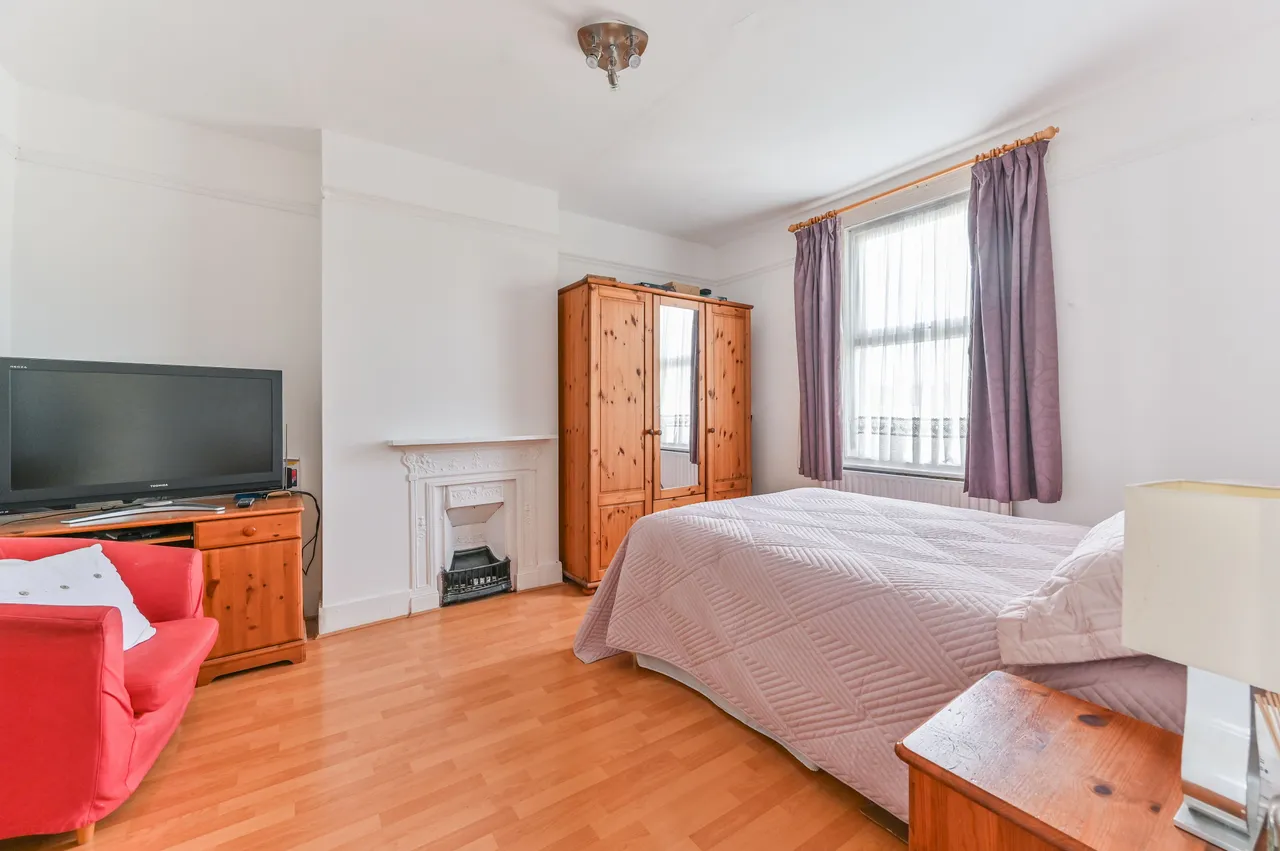 103 Warwick Road, Thornton Heath, photo 11