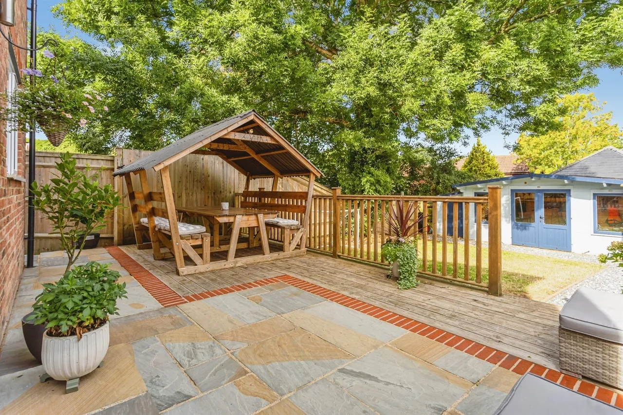 Walnut Close, Burgess Hill, photo 10