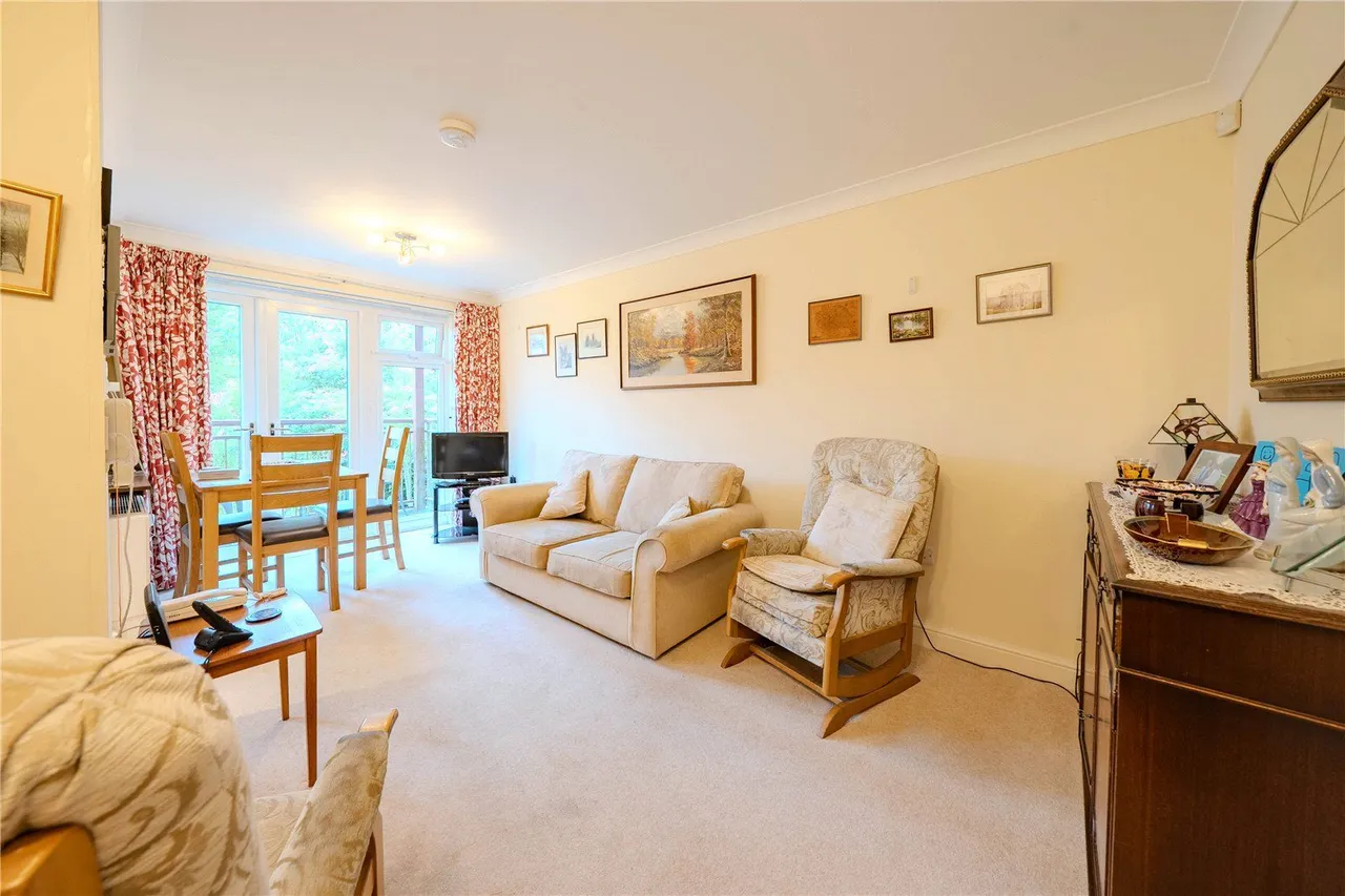 Shakespeare Road, Guiseley, LS20, photo 3