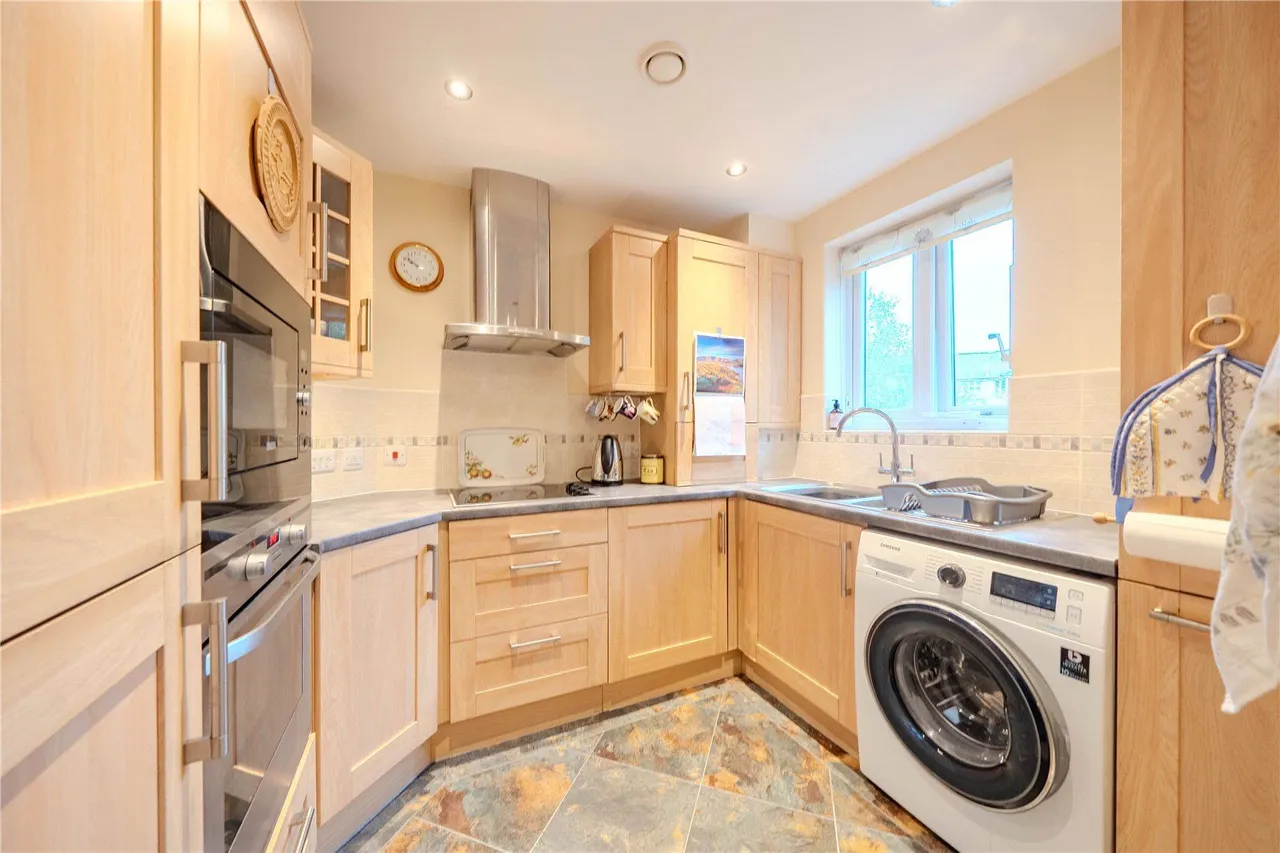 Shakespeare Road, Guiseley, LS20, photo 4