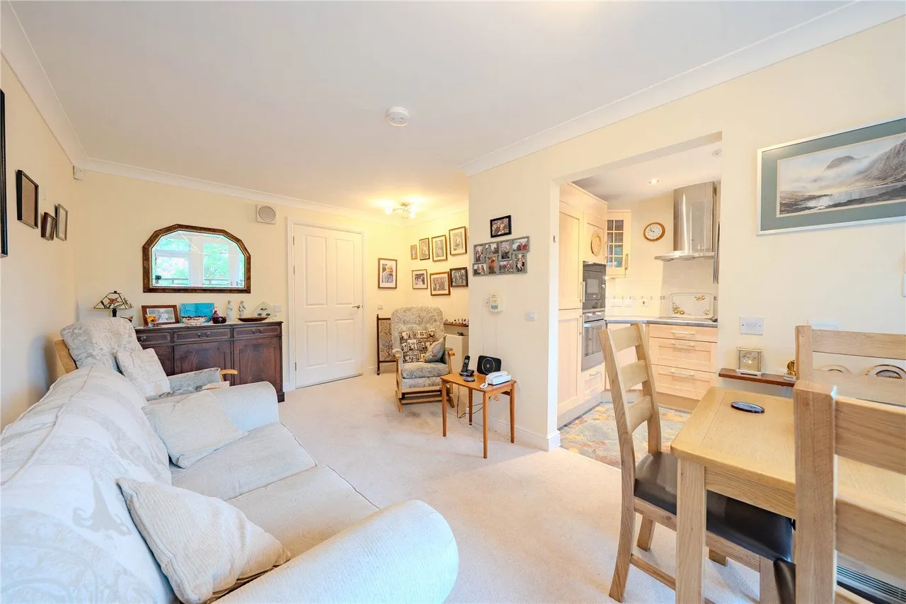 Shakespeare Road, Guiseley, LS20, photo 6