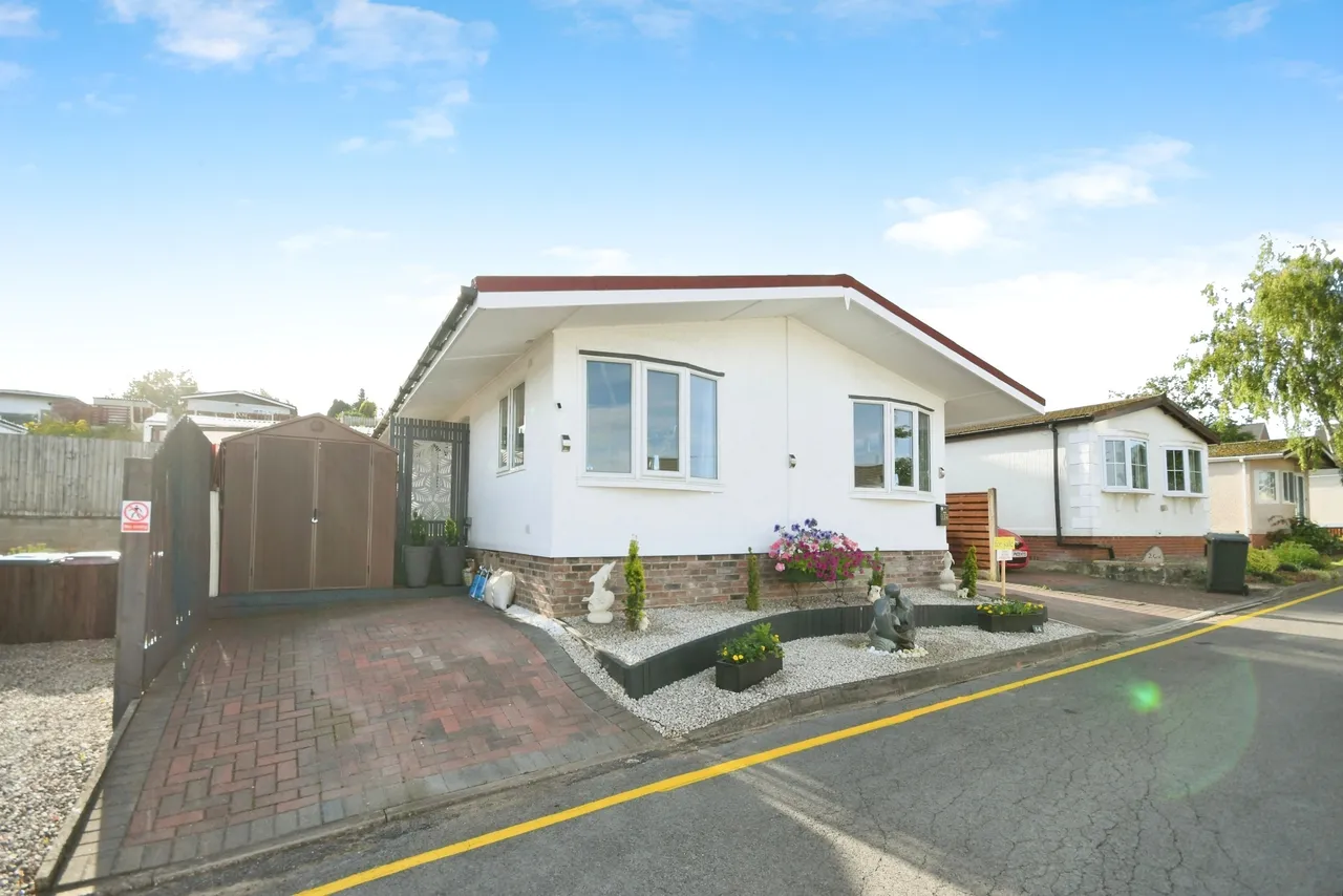 Sunningdale Park, CHESTERFIELD, Derbyshire, S42, photo 4