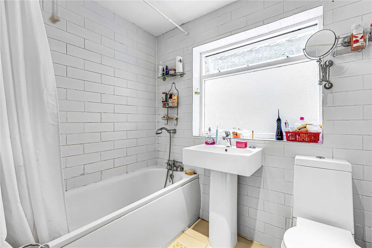 Laitwood Road, London, SW12, photo 9