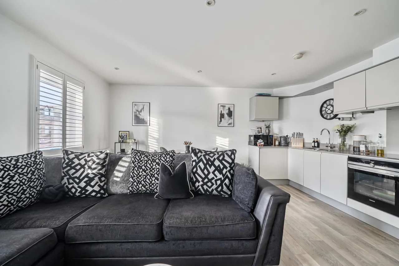 The Broadway, Farnham Common, SL2, photo 19