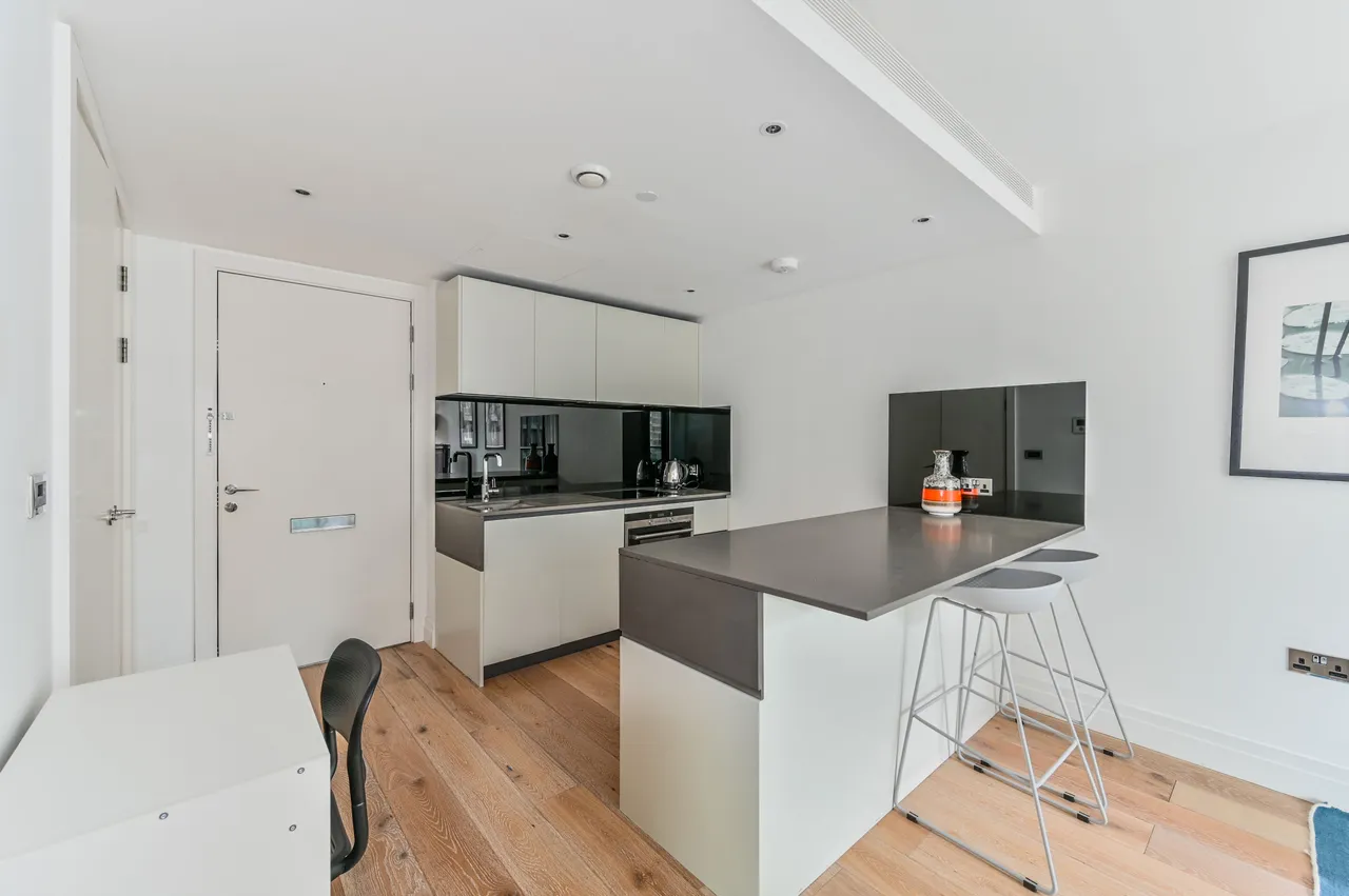 Apartment 19, 2 Riverlight Quay, London, photo 4