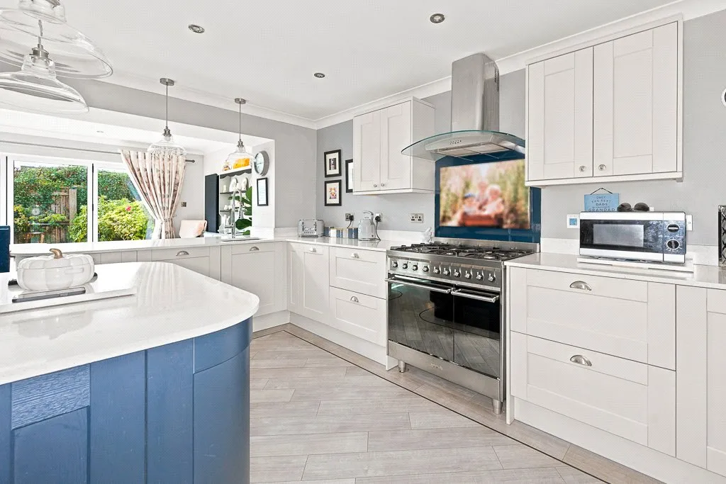 Santa Maria Way, Stourport-on-Severn, Worcestershire, DY13 9RX, photo 2