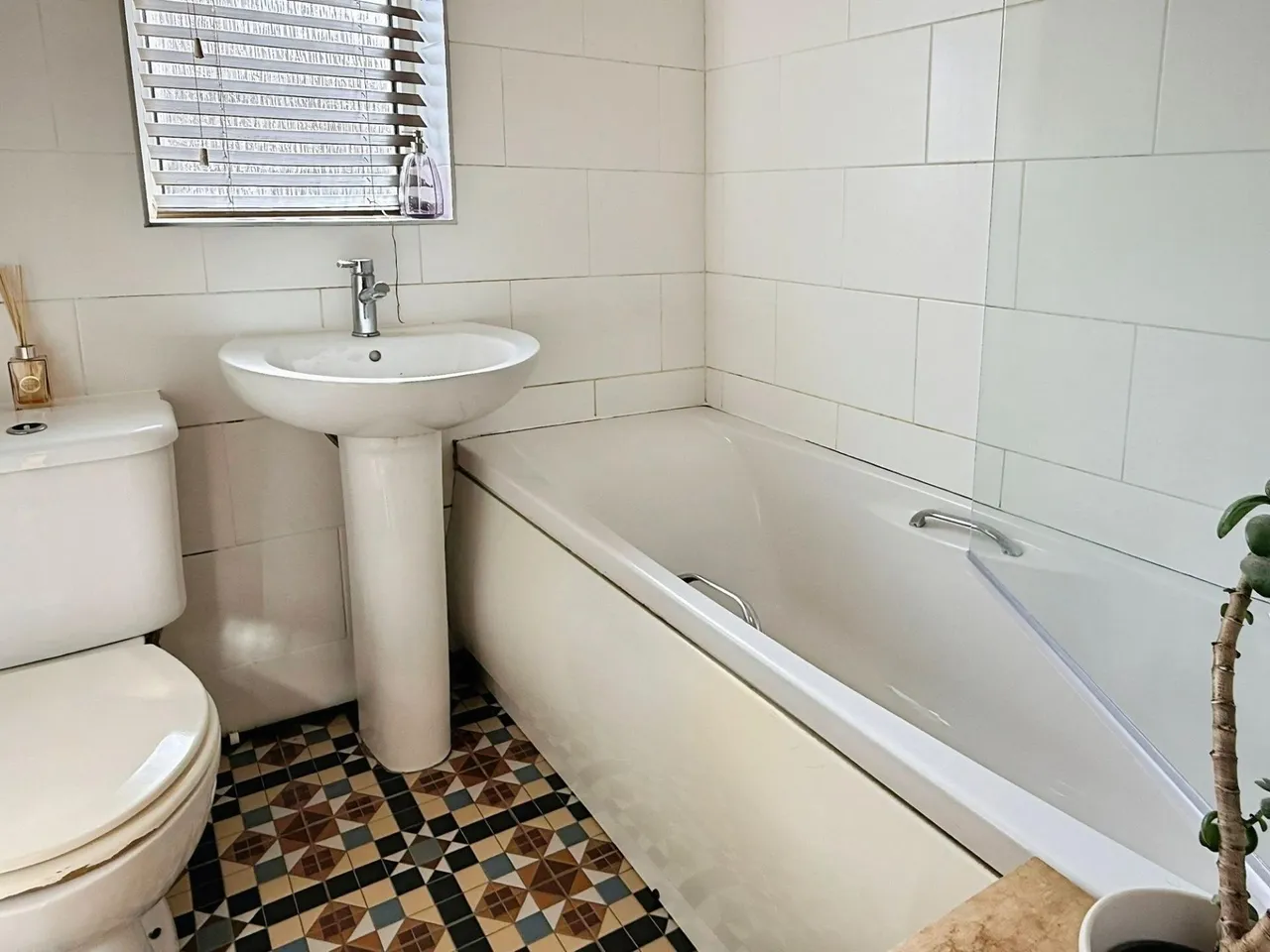 Avon Close, Oadby, LE2, photo 12