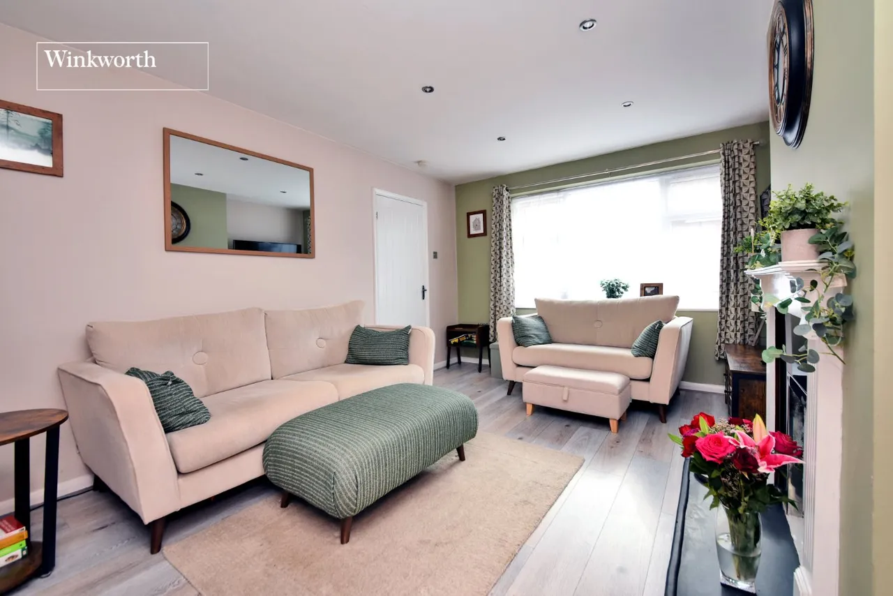 Silverdale Close, Cheam, SM1, photo 2