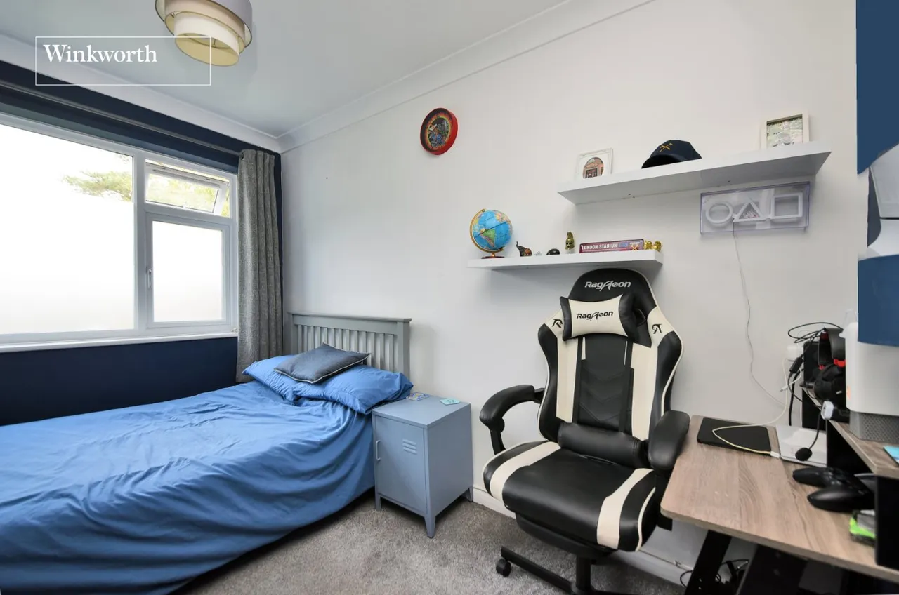 Silverdale Close, Cheam, SM1, photo 9