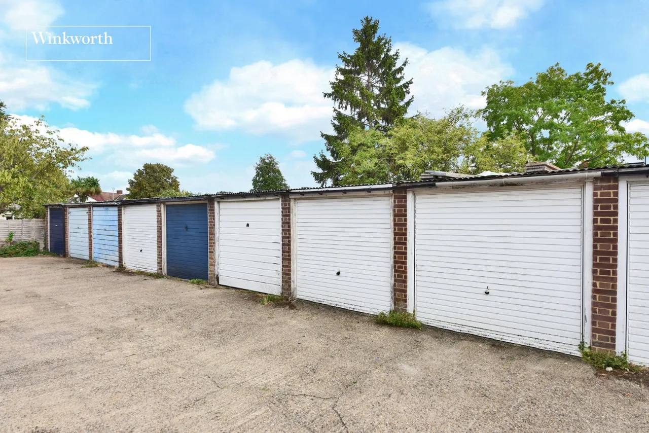 Silverdale Close, Cheam, SM1, photo 13