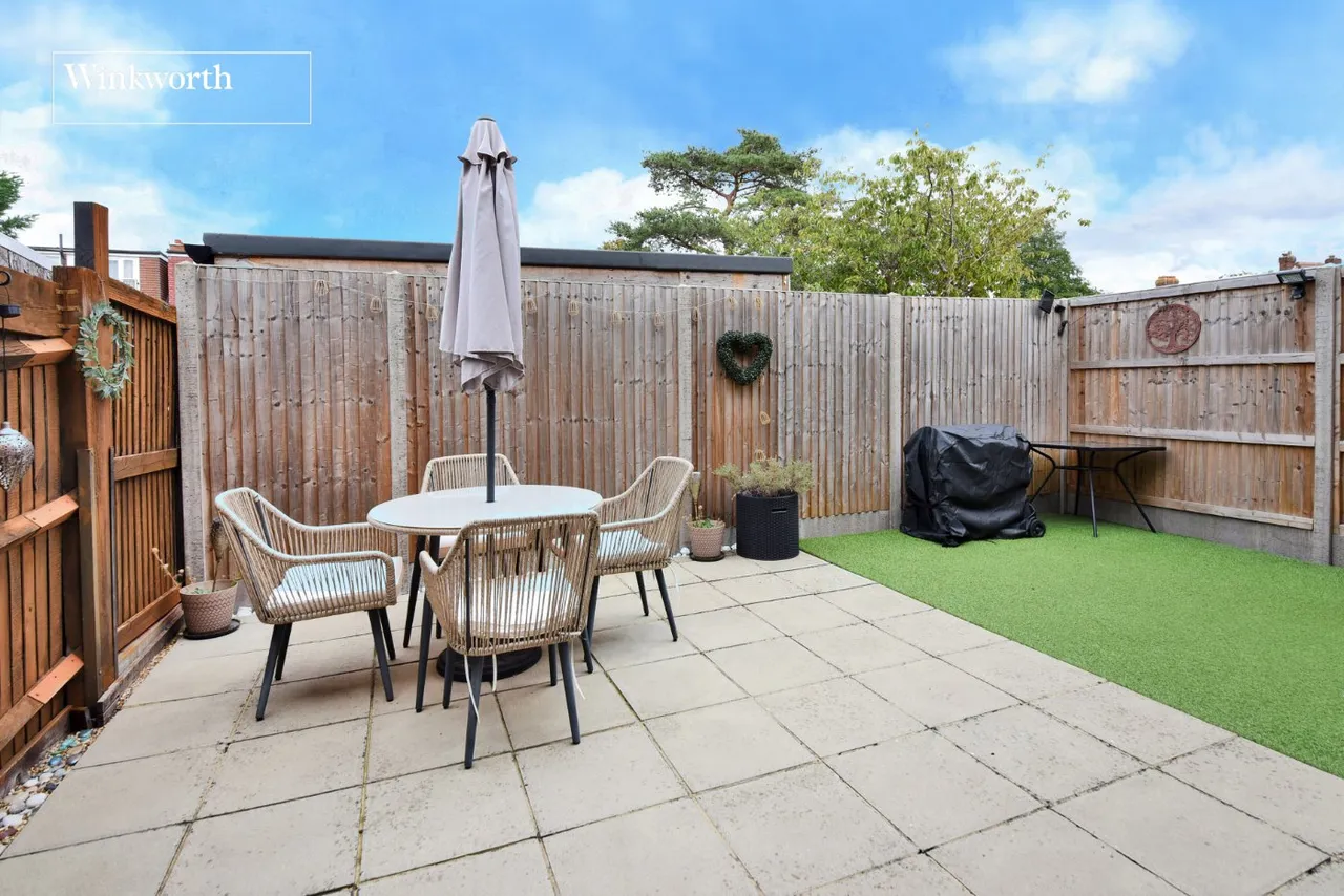 Silverdale Close, Cheam, SM1, photo 11
