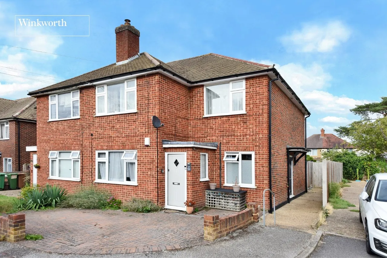 2 bed flat for sale, Silverdale Close, Cheam, SM1