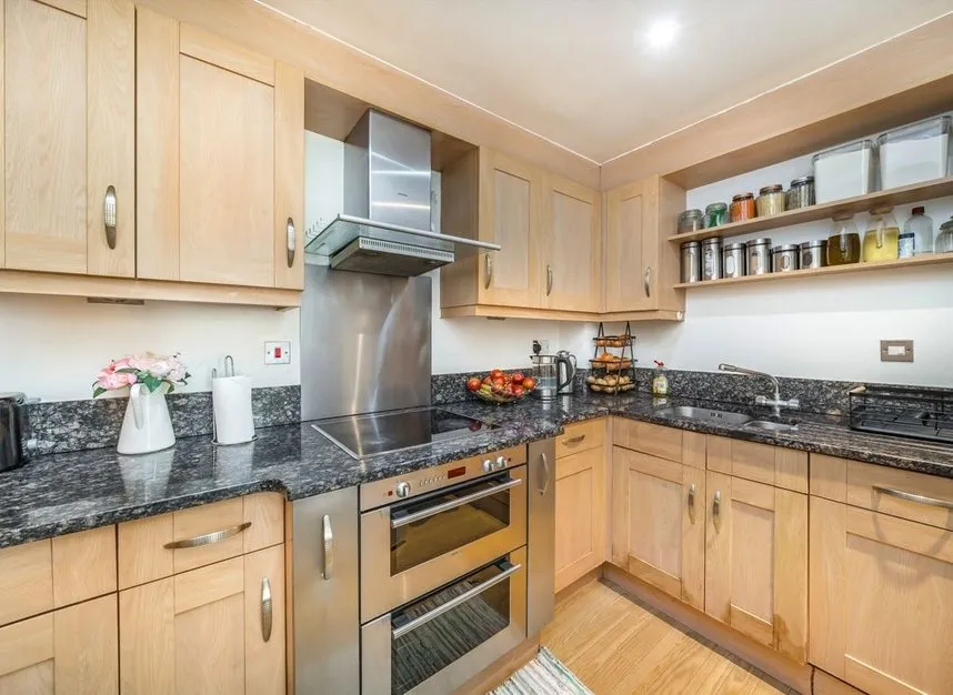 Lamberts Road, Surbiton, KT5, photo 2