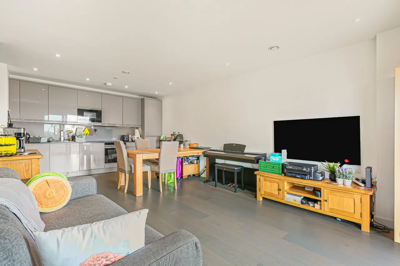 Lismore Boulevard, Colindale, NW9, photo 2