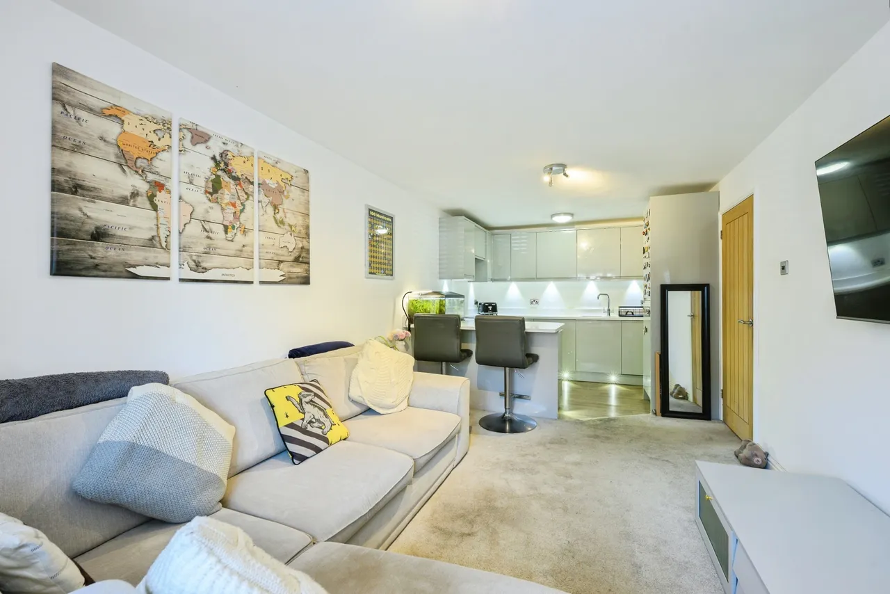 1 bed flat for sale, Westbury Close, Whyteleafe, CR3