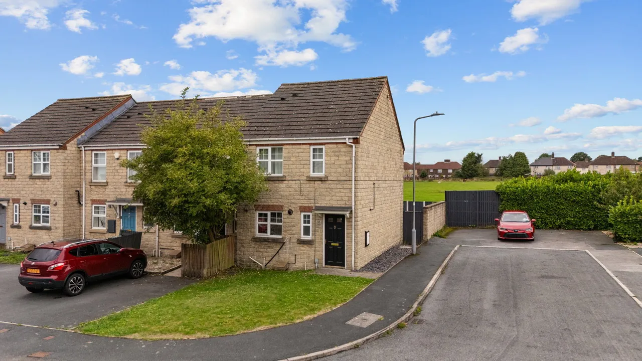 3 bed house for sale, Braine Croft, Bradford, BD6