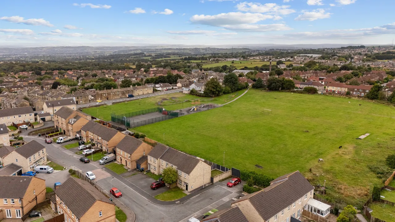 Braine Croft, Bradford, BD6, photo 2