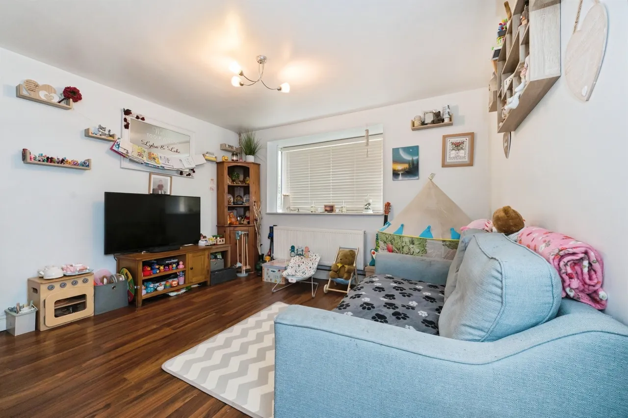 Dart Road, West End, SO18, photo 2