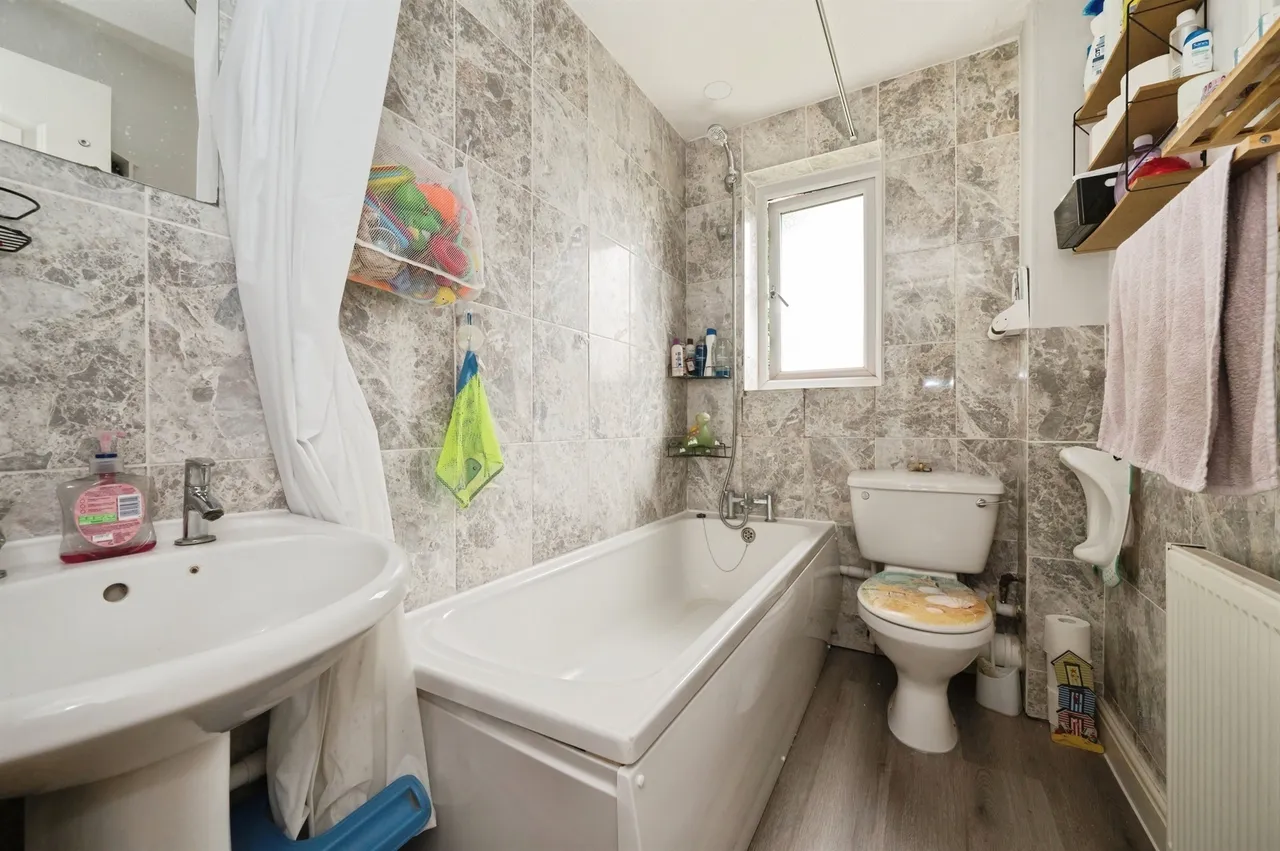 Dart Road, West End, SO18, photo 9