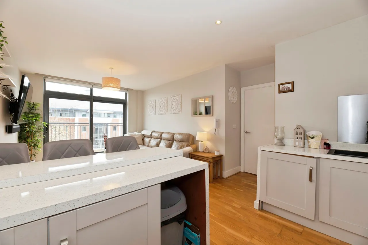 Guildford Street, Chertsey, photo 3