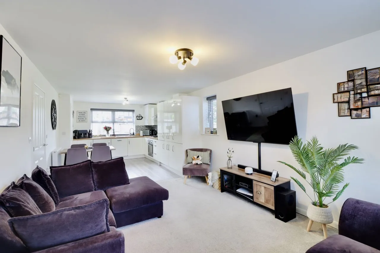 Manywells Close, Cullingworth, BD13, photo 2