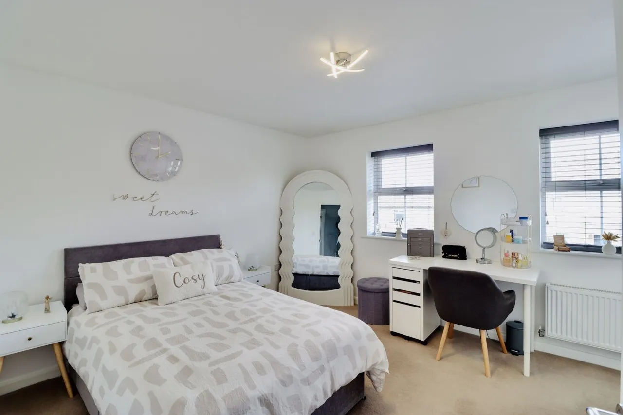Manywells Close, Cullingworth, BD13, photo 5