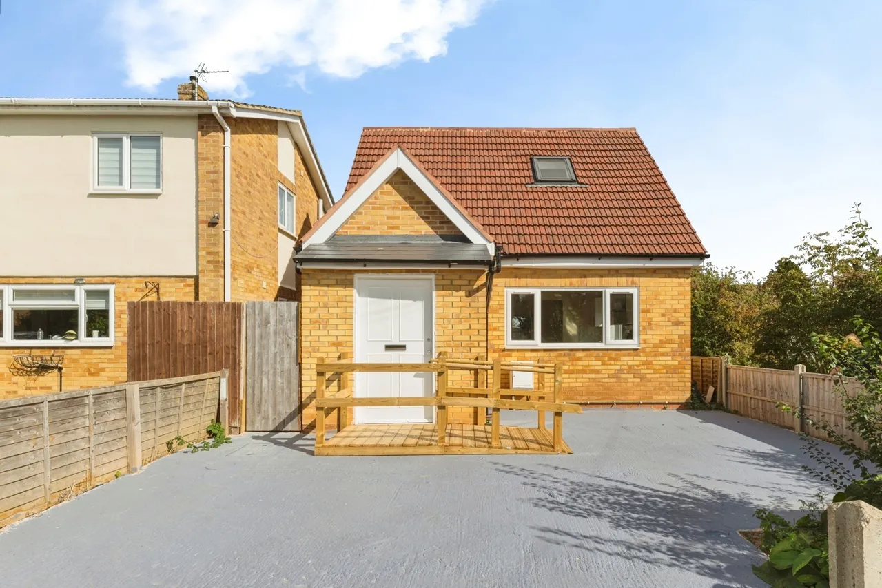 2 bed house for sale, Rochester Way, Twyford, OX17