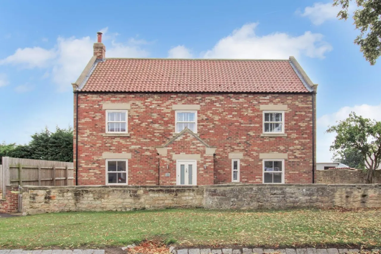 5 bed house to rent — Tithe House, Sleights Lane, Rainton