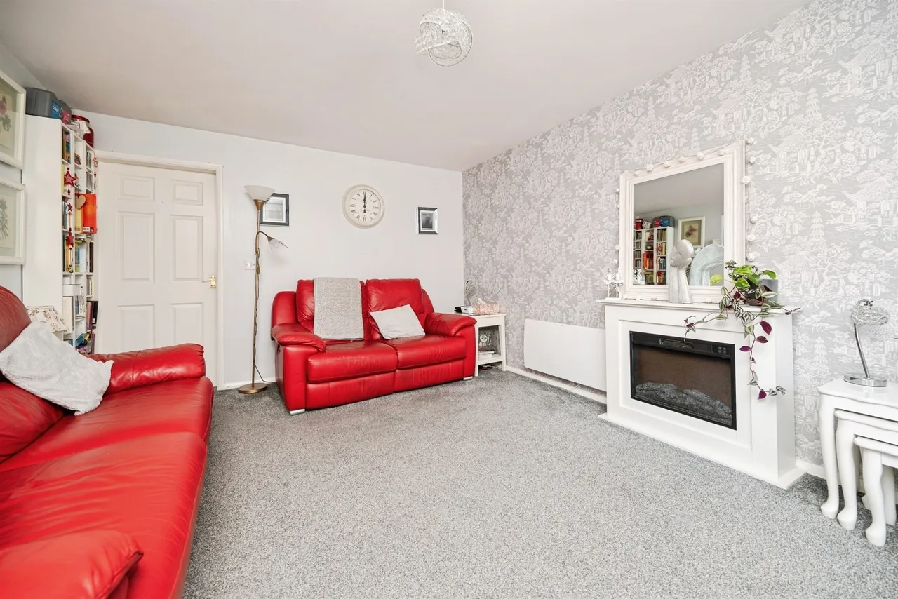 Attingham Drive, Dudley, photo 5