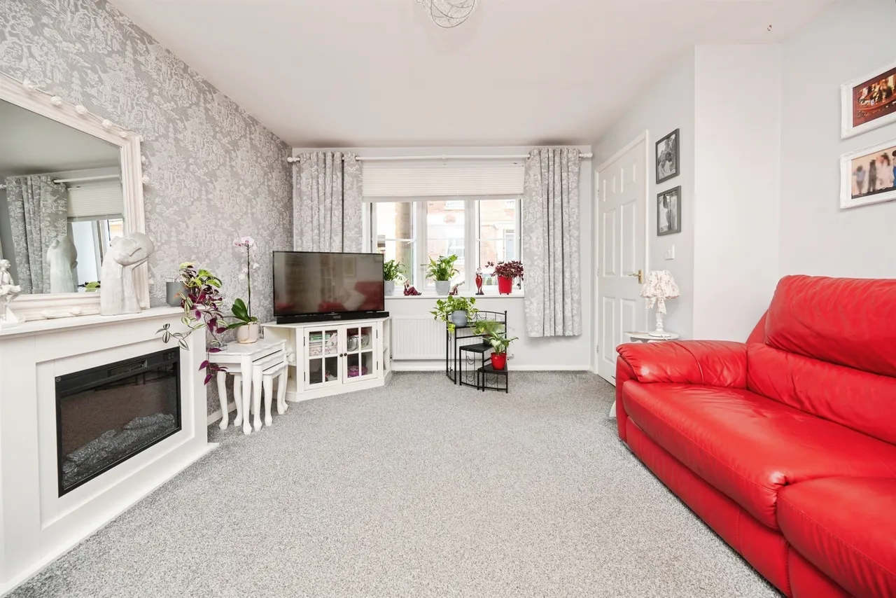 Attingham Drive, Dudley, photo 2