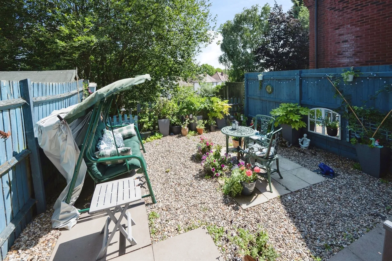 Attingham Drive, Dudley, photo 4