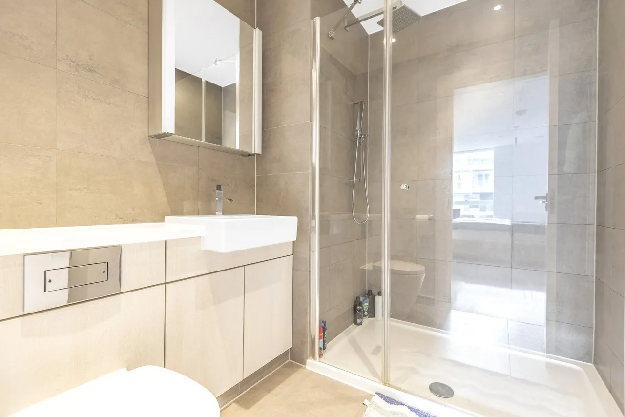 River Gardens Walk, SE10, photo 13