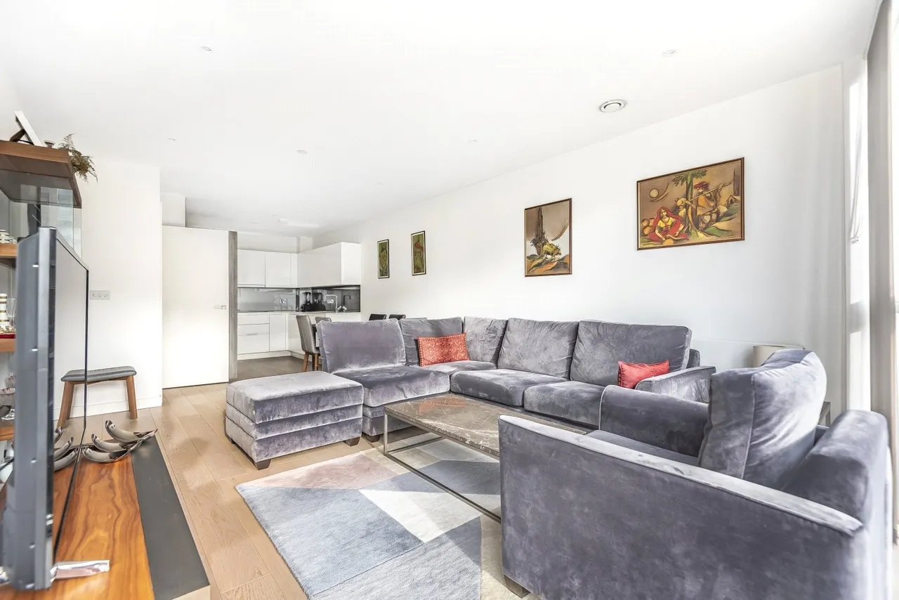River Gardens Walk, SE10, photo 11