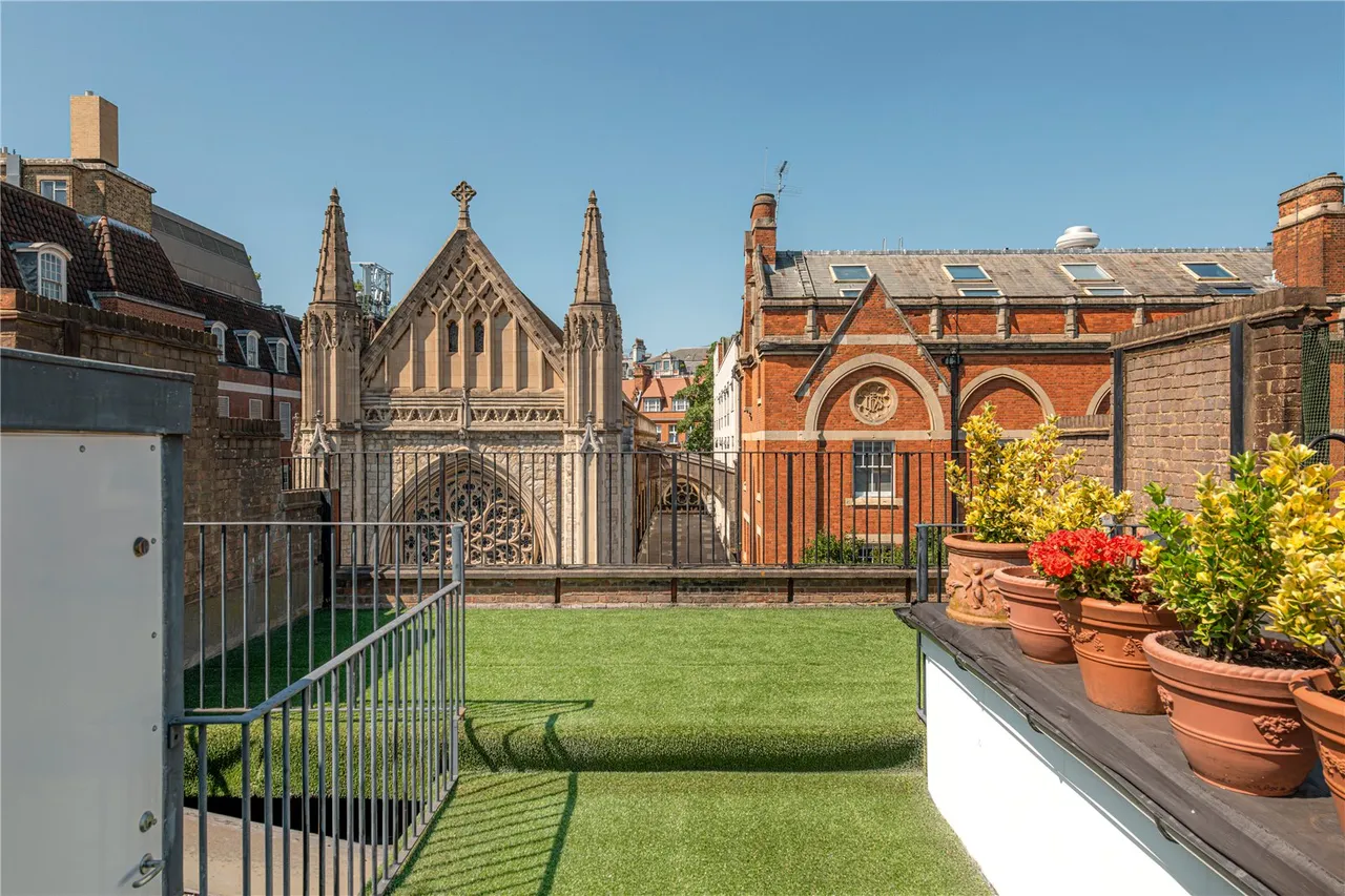 Farm Street, Mayfair, W1J, photo 2