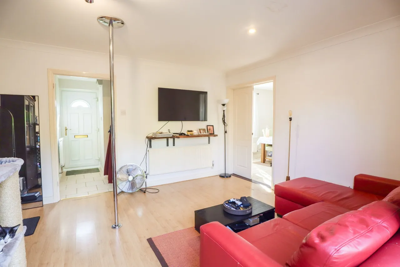 Springfield Drive, Calne, photo 11