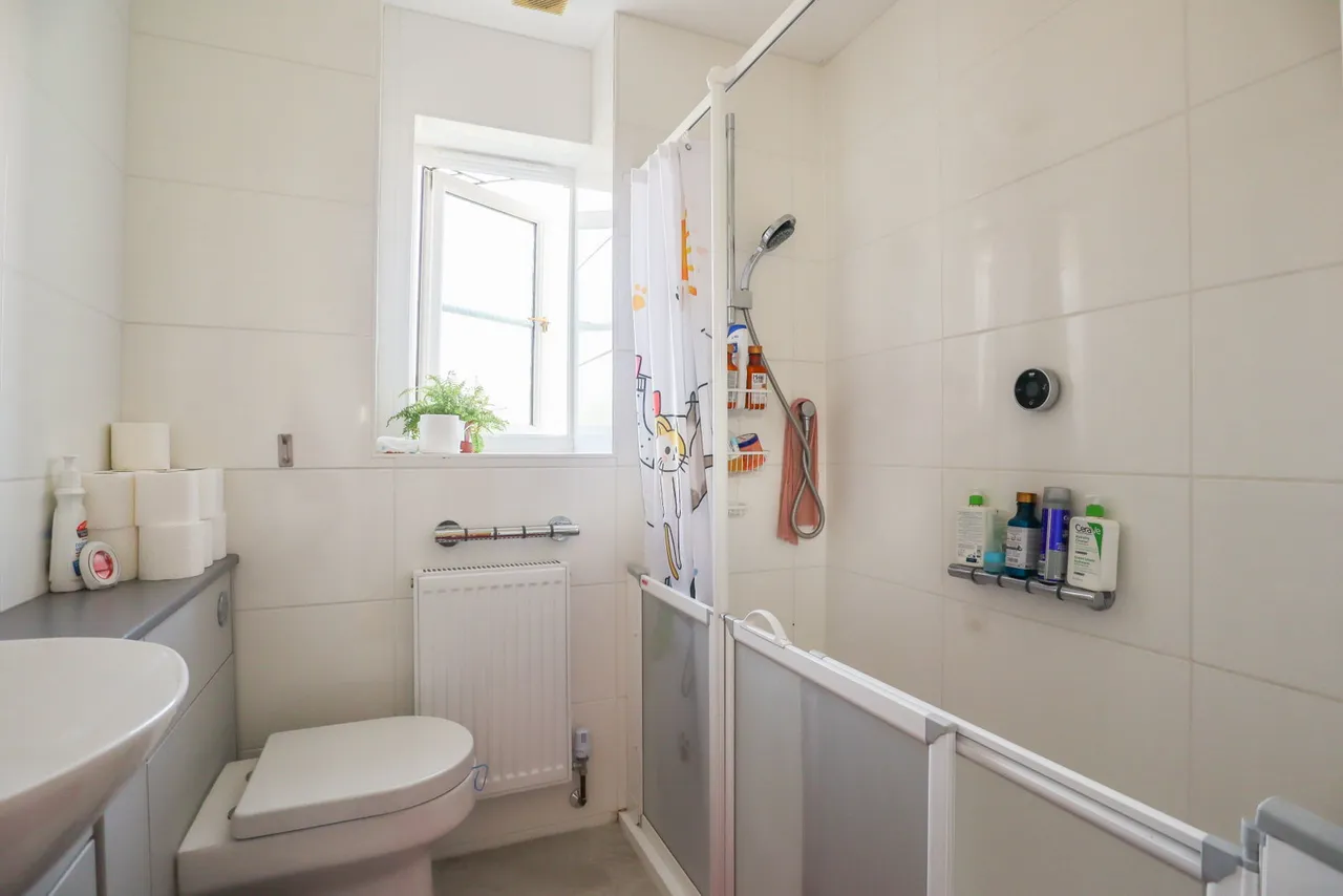 Springfield Drive, Calne, photo 8