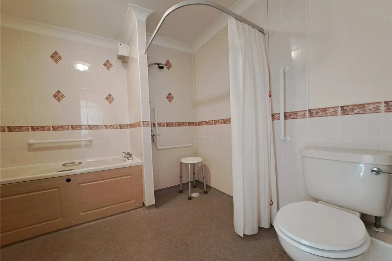 Oyster Lane, Byfleet, West Byfleet, S..., photo 6