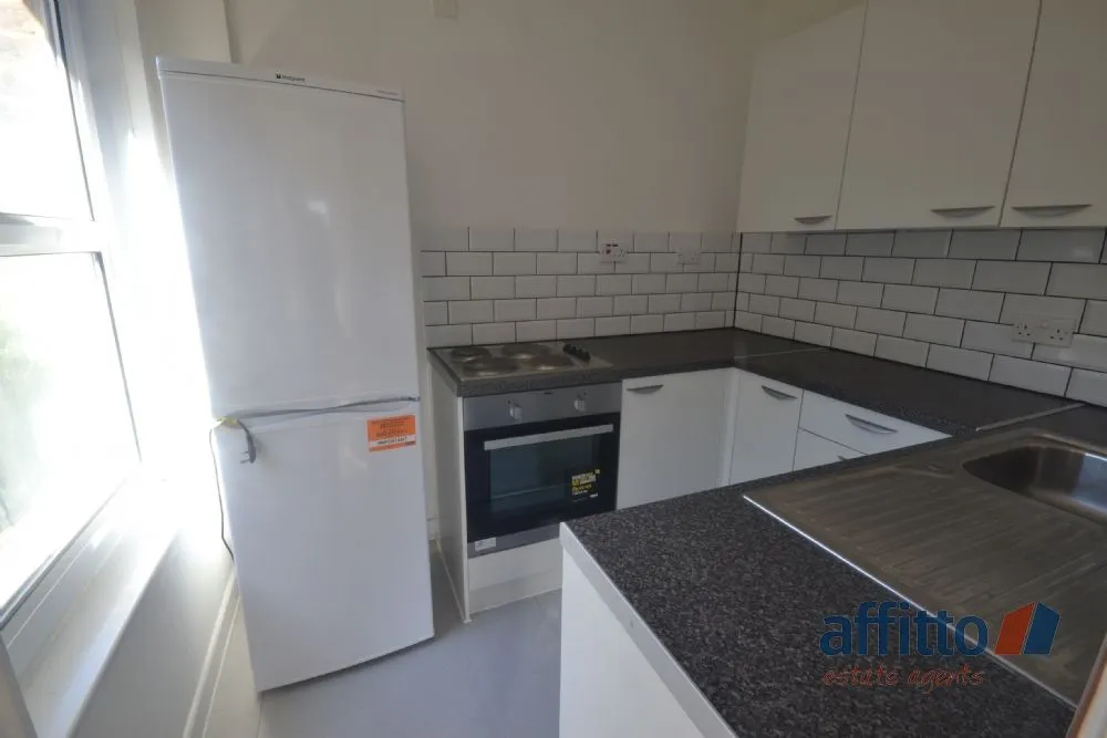 Hitchin Road, Luton, LU2 0EU, photo 7