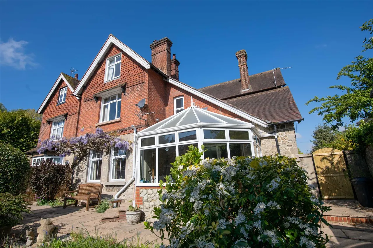4 bed house for sale, Queens Avenue, Maidstone