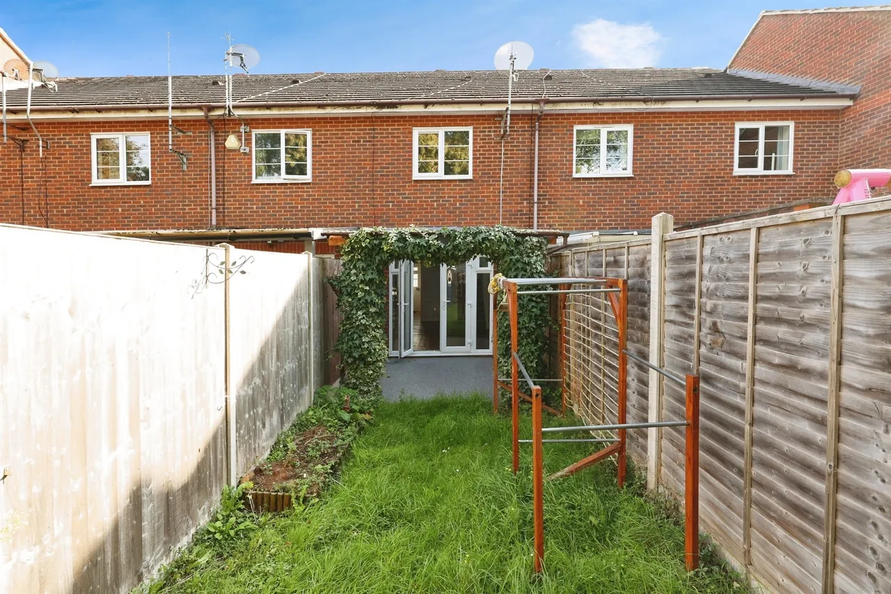 Parish Close, WD25, photo 5
