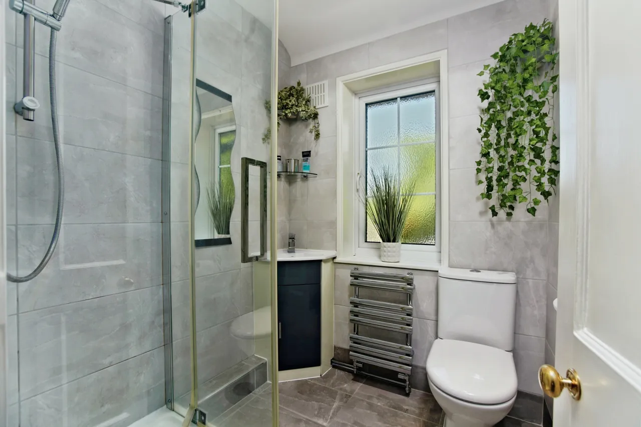Canterbury Road, Morden, photo 12