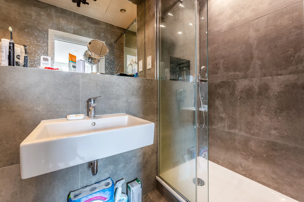 Flat 6, Petram House, Gateway, London, photo 4