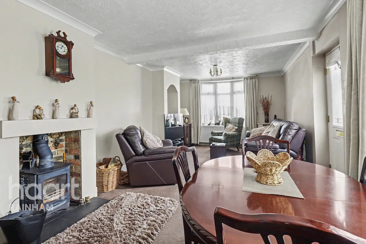 Upminster Road North, Rainham, RM13, photo 2