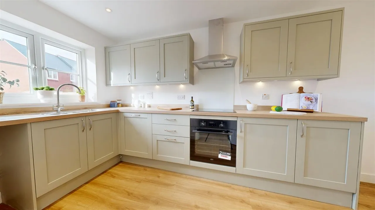 Bramble Road, Weymouth, DT4, photo 3