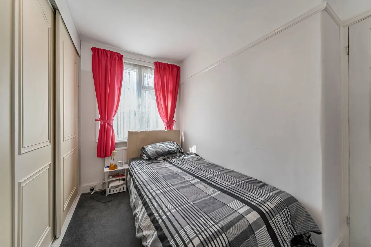 Craigwell Avenue, Lower Feltham, TW13, photo 13