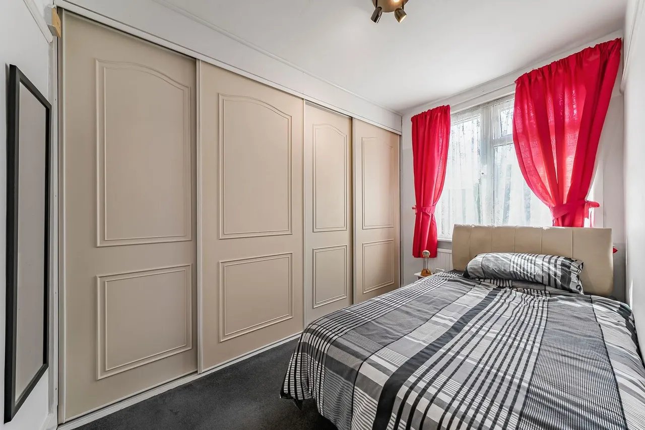 Craigwell Avenue, Lower Feltham, TW13, photo 12
