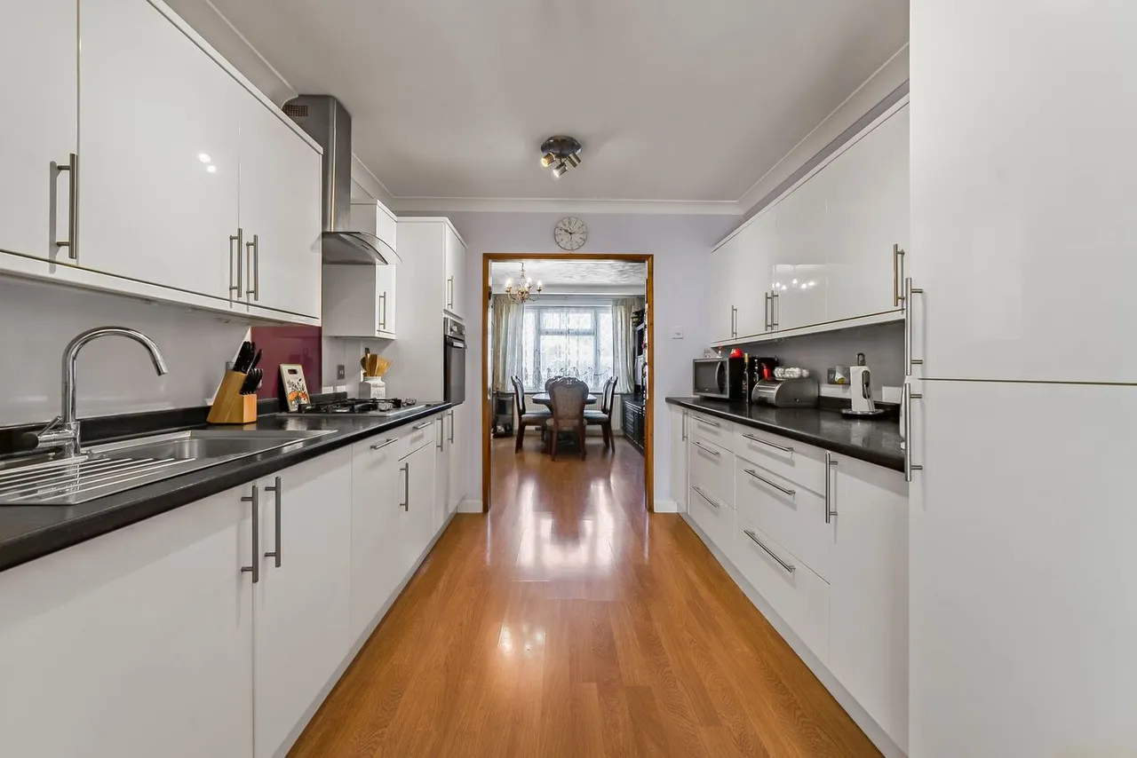 Craigwell Avenue, Lower Feltham, TW13, photo 2