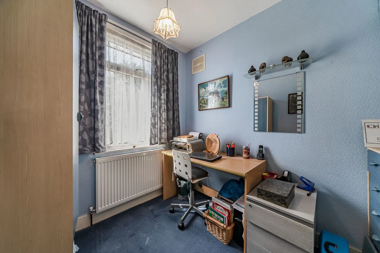 Craigwell Avenue, Lower Feltham, TW13, photo 15