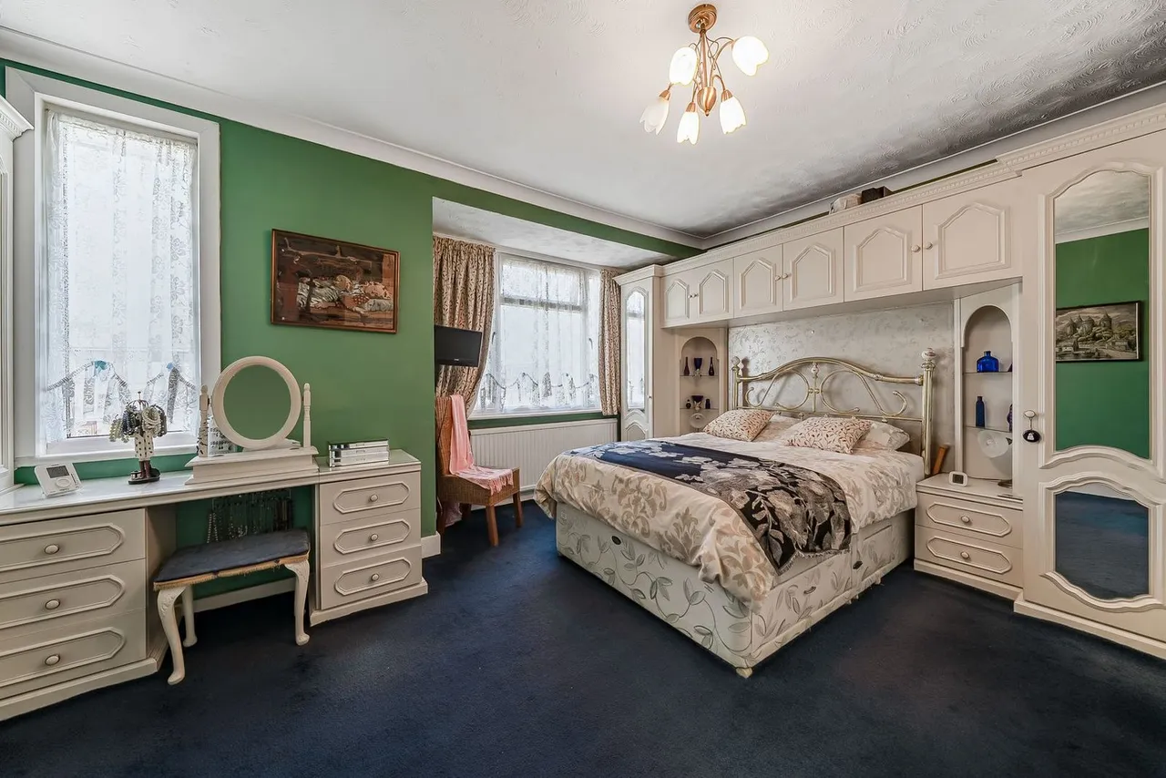 Craigwell Avenue, Lower Feltham, TW13, photo 9