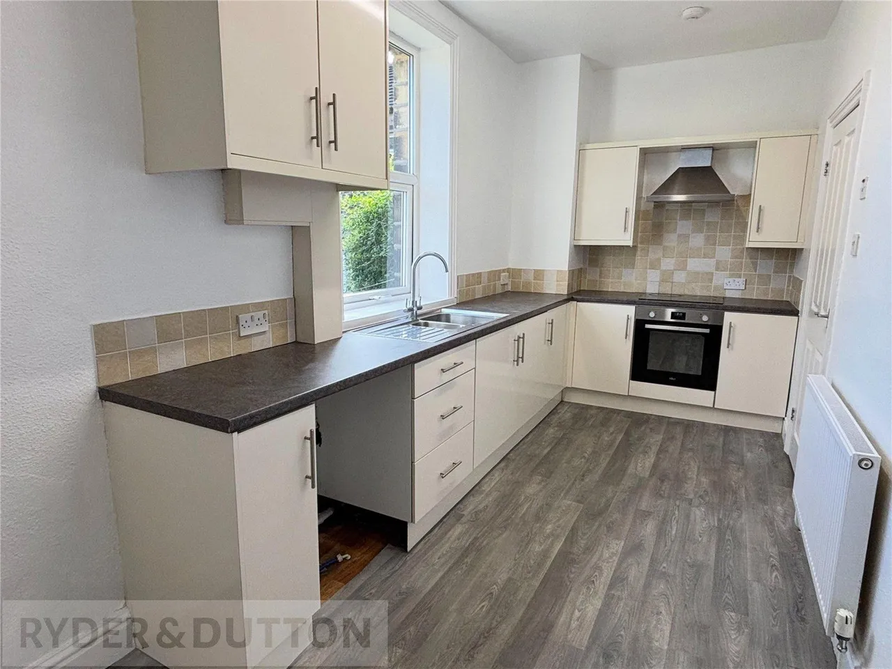 Scar Lane, Milnsbridge, HD3, photo 2